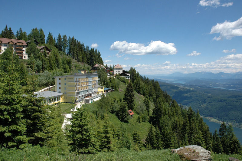 Sonnenhotel Zaubek Treffen Exterior photo